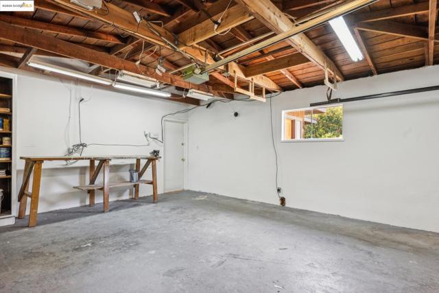 1310 Grizzly Peak Blvd, Berkeley CA: https://media.crmls.org/mediaz/cb8ae6e8-9f4d-4cb2-bc43-293a0b964f5c.jpg