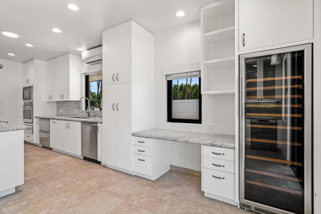 Cb8af044 2126 484e A8ab D5c405fa19ff