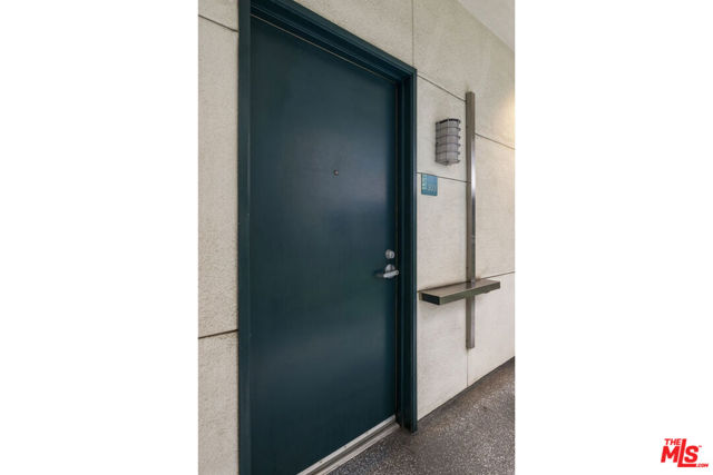 630 W 6th Street, Los Angeles CA: https://media.crmls.org/mediaz/cb8bb780-ea77-469f-9315-24f045a2e584.jpg