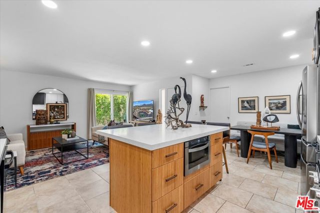 3072 Sunflower Circle, Palm Springs CA: https://media.crmls.org/mediaz/cb8be465-6d1e-4a1b-8553-395323c53693.jpg