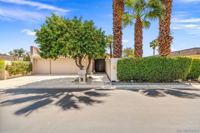 142 Yale Dr, Rancho Mirage CA: https://media.crmls.org/mediaz/cb8c482d-f7a0-4651-ac30-6c79d32e3d1d.jpg