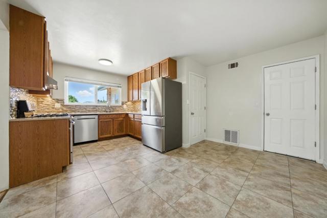 2246 Palmira Way, San Jose CA: https://media.crmls.org/mediaz/cb8e27d5-462f-4c6d-b3a8-98a13cc89817.jpg