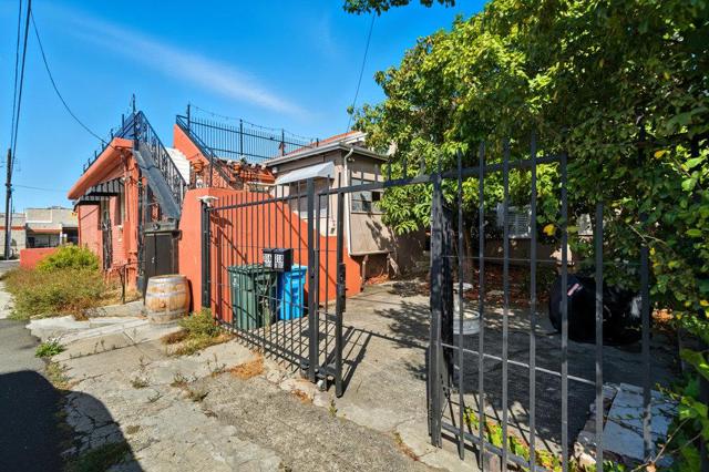 316 Napa Street, Vallejo CA: https://media.crmls.org/mediaz/cb8e6c2d-ffba-446d-9f77-db070f25c13c.jpg