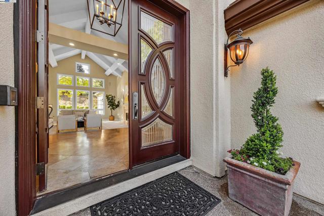 24 Timberview Ct., Danville CA: https://media.crmls.org/mediaz/cb8e7d80-0587-46b4-88c0-a533d631ae08.jpg