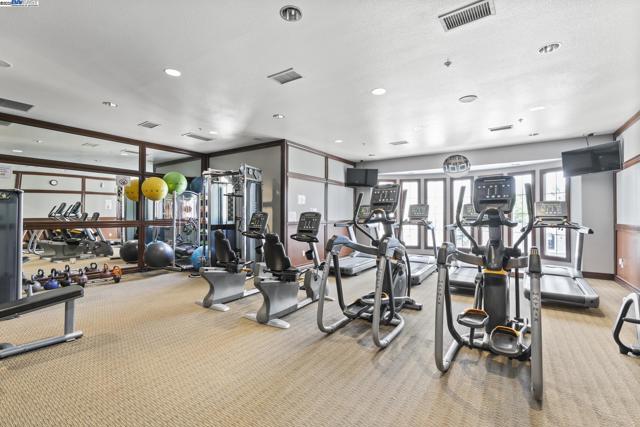 3275 Dublin Blvd, Dublin CA: https://media.crmls.org/mediaz/cb8e9b79-1568-4d05-bec6-3137812736f8.jpg