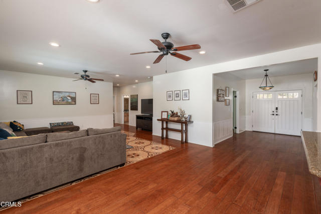 Detail Gallery Image 10 of 75 For 102 Anna Ln, Bakersfield,  CA 93308 - 7 Beds | 5 Baths