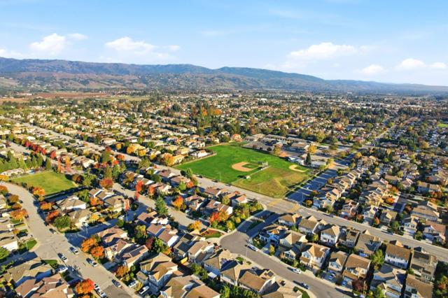 17725 Calle Mazatan, Morgan Hill CA: https://media.crmls.org/mediaz/cb8ff2a5-8947-443d-88ea-1c89026eba89.jpg