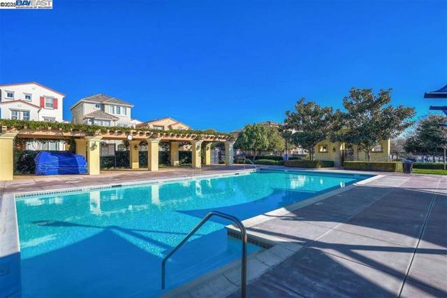 140 Selby Ln, Livermore CA: https://media.crmls.org/mediaz/cb900afa-ffc0-411c-becb-61fe384a5377.jpg