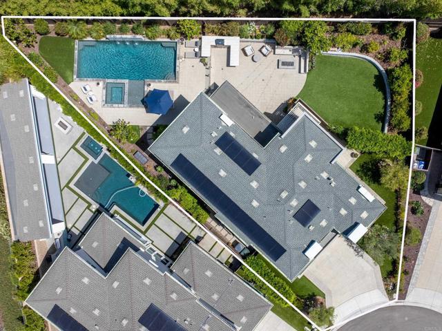 744 Adelaide Circle, Encinitas CA: https://media.crmls.org/mediaz/cb90ddd2-3cb2-42a7-b983-8bd6b9f81035.jpg