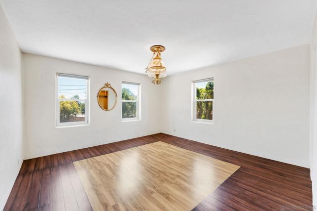 2530 Pruett Dr, Vista CA: https://media.crmls.org/mediaz/cb915880-d401-4750-8465-18284f5b0215.jpg