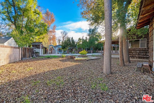 23121 OSTRONIC Drive photo 1