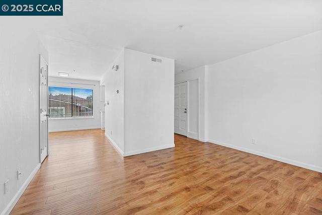 16472 Foothill Blvd, San Leandro CA: https://media.crmls.org/mediaz/cb91a8f3-80e9-4c3a-823a-1ea812f1c589.jpg
