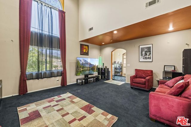 21683 Wo He Lo Trail, Chatsworth CA: https://media.crmls.org/mediaz/cb91c146-ce8f-4ca1-bdd0-10dea6f9c129.jpg