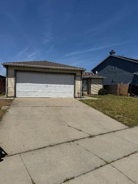 1545 Boyle Court, Salinas CA: https://media.crmls.org/mediaz/cb92d269-a0b1-477c-b408-cd3eb162a7da.jpg