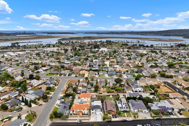 1826 Galveston St, San Diego CA: https://media.crmls.org/mediaz/cb93387f-ca09-4edc-85e3-cc40b7ba2545.jpg
