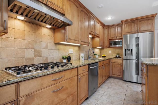 159 Mexicali Ct, Solana Beach CA: https://media.crmls.org/mediaz/cb937ab7-70bd-4f5d-a781-1dfc6147bc73.jpg