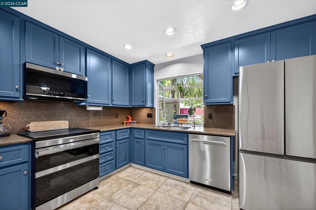 1892 London Dr