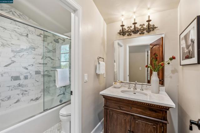 Image 38 of 54 For 850 Las Trampas Rd