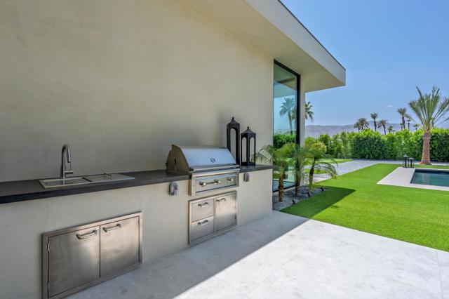 7 Makena Lane, Rancho Mirage CA: https://media.crmls.org/mediaz/cb93ff92-0096-4f39-a695-4395dd8430d6.jpg