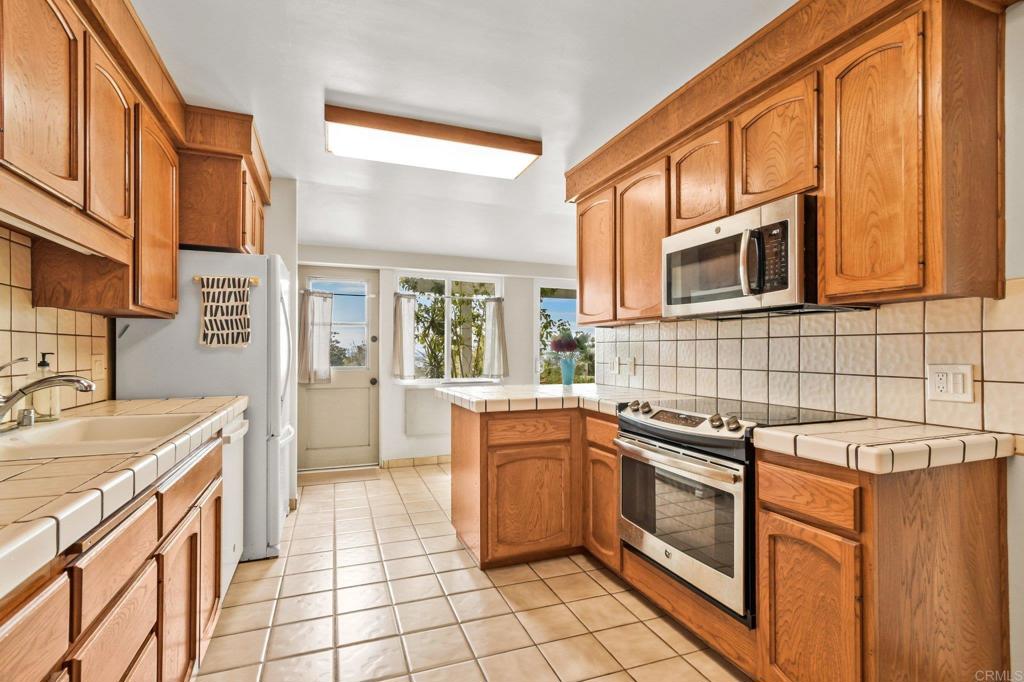 2552 Deerpark Dr - photo 11