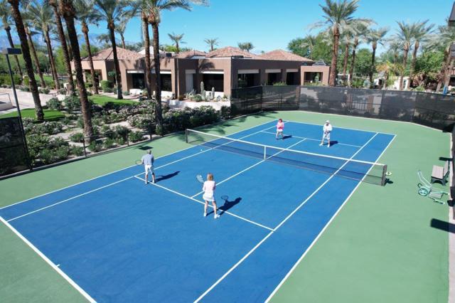 379 Tomahawk Drive, Palm Desert CA: https://media.crmls.org/mediaz/cb945790-7793-4580-95a5-a2f339fd7139.jpg