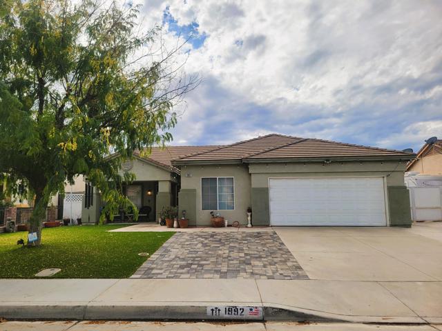 1992 Warwick Street, San Jacinto CA: https://media.crmls.org/mediaz/cb963f04-d035-4105-82c0-b0dfe903af58.jpg
