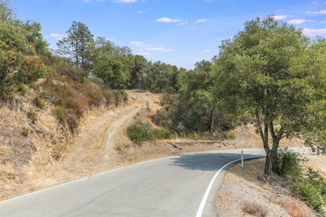 0 Montevina Road, Los Gatos CA: https://media.crmls.org/mediaz/cb964912-611c-43ca-b8d2-76e97b28530e.jpg
