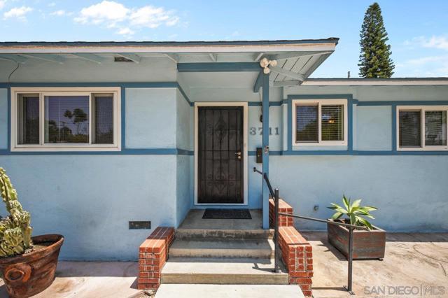 3711 Fairway Dr, La Mesa CA: https://media.crmls.org/mediaz/cb96afc4-bde7-47a3-84fa-9c4ec502e017.jpg
