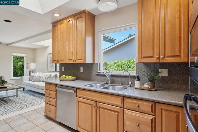 149 Rock Oak Court, Walnut Creek CA: https://media.crmls.org/mediaz/cb970b14-5607-4341-bfa1-220d8972c733.jpg