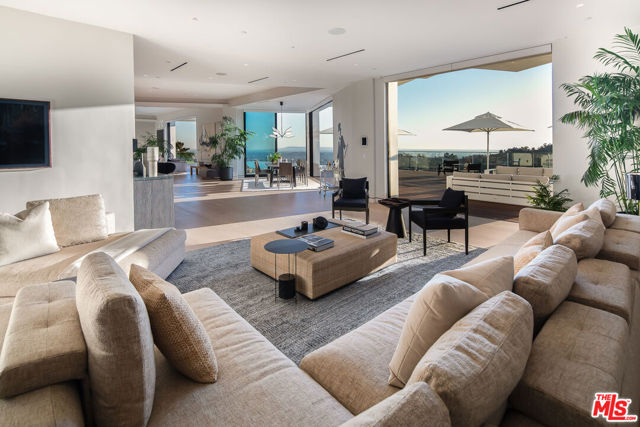 2371 Achilles Drive, Los Angeles CA: https://media.crmls.org/mediaz/cb971e50-daed-418d-a33a-889949ad688b.jpg