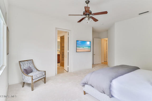 2746 Autumn Ridge Drive, Thousand Oaks CA: https://media.crmls.org/mediaz/cb978afe-8c10-4da0-87b1-6707da4490d3.jpg