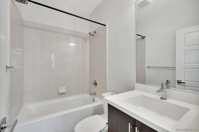 7786 Stylus Dr, San Diego CA: https://media.crmls.org/mediaz/cb97c452-4fd8-4ab4-bfe6-01401b064ea8.jpg