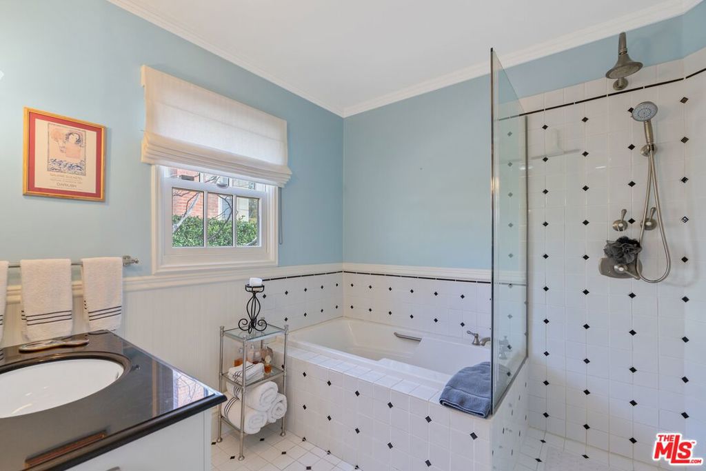 MLS #25496455 image #19