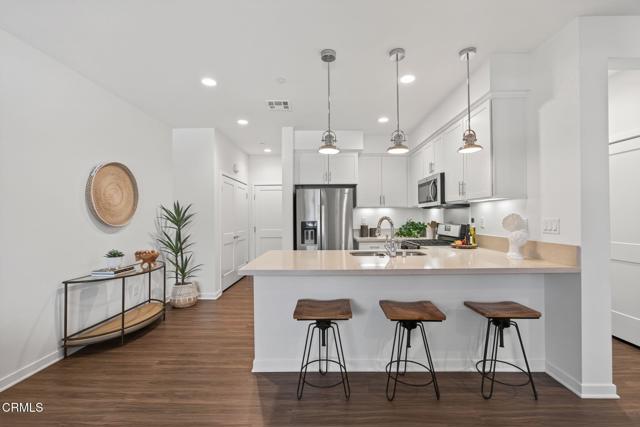 139 Farmhouse Drive, Simi Valley CA: https://media.crmls.org/mediaz/cb980e0a-2af2-4283-bbe3-c27a22e90291.jpg