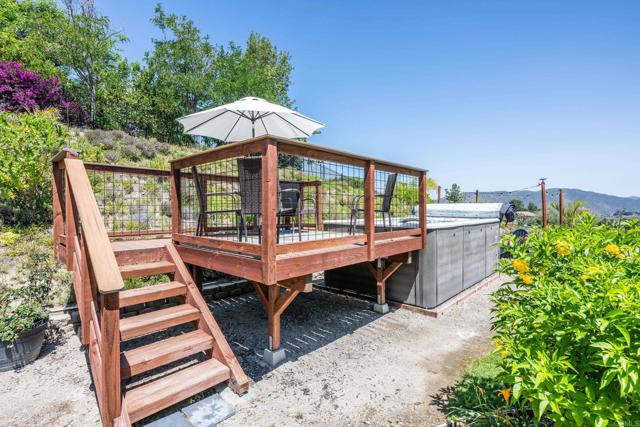 1309 Sunny Heights Road, Fallbrook CA: https://media.crmls.org/mediaz/cb982328-021f-4e18-b81b-23936396a140.jpg