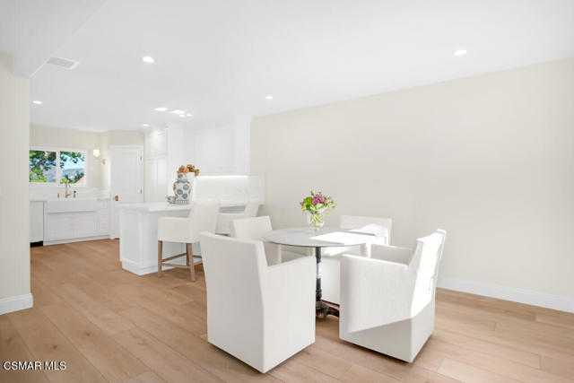 1228 S Westlake Boulevard, Westlake Village CA: https://media.crmls.org/mediaz/cb983a13-66f2-4011-97af-d49adc0eae0b.jpg