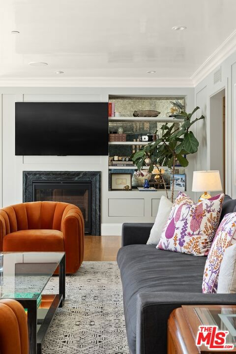 1640 N Kings Road, Los Angeles CA: https://media.crmls.org/mediaz/cb98b22d-5fc7-4d3b-80ce-928c43723c95.jpg