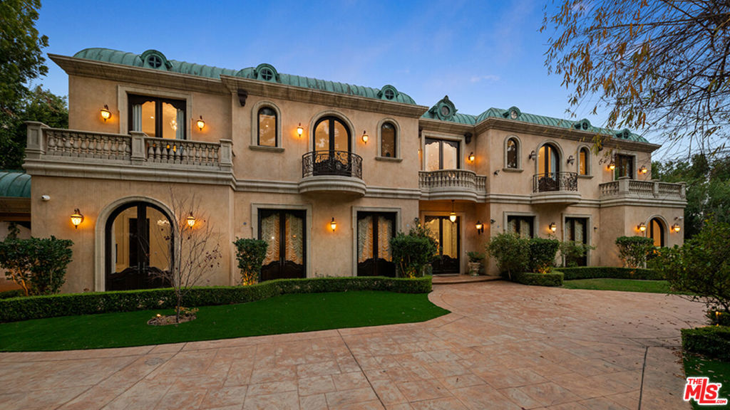 1021 N Crescent Drive