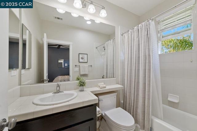 5656 Stockton Loop, Livermore CA: https://media.crmls.org/mediaz/cb9ac34a-0a08-439a-8e1a-3a0fc39e5df3.jpg