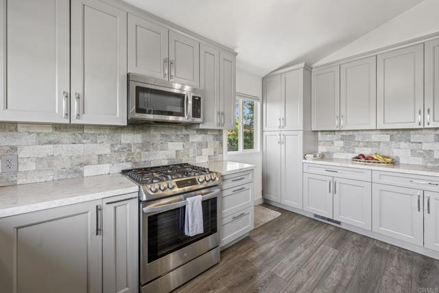Detail Gallery Image 22 of 53 For 3016 Alta Vista Dr, Fallbrook,  CA 92028 - 3 Beds | 3/1 Baths