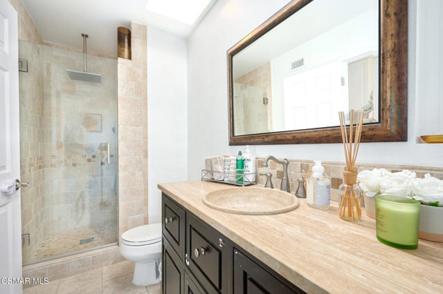 26007 Philrich Circle, Calabasas CA: https://media.crmls.org/mediaz/cb9af9e8-a19f-4745-bf15-6b841828d83d.jpg
