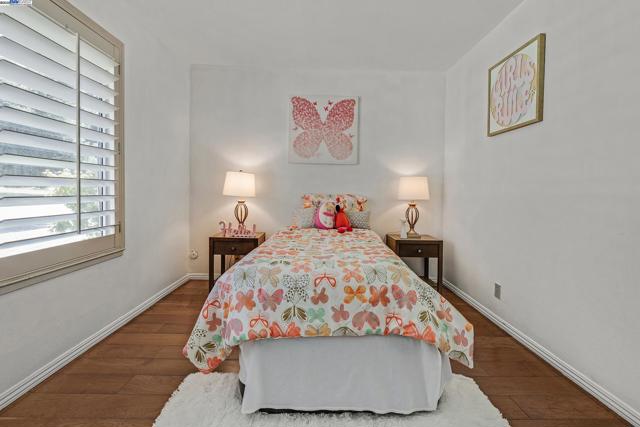 2715 Mosswood Dr, San Jose CA: https://media.crmls.org/mediaz/cb9b7ff3-d67a-474a-b830-502c21eca504.jpg