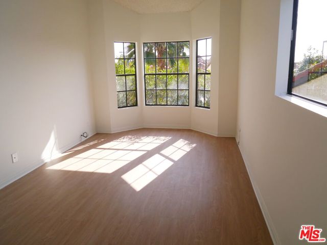10827 MARIETTA Avenue, Culver City CA: https://media.crmls.org/mediaz/cb9bf9d0-8c89-4b0a-a68e-8d162cdbf062.jpg