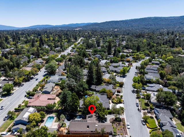 861 Riverside Drive, Los Altos CA: https://media.crmls.org/mediaz/cb9c4960-e490-49b8-8142-6f2576bf23cf.jpg