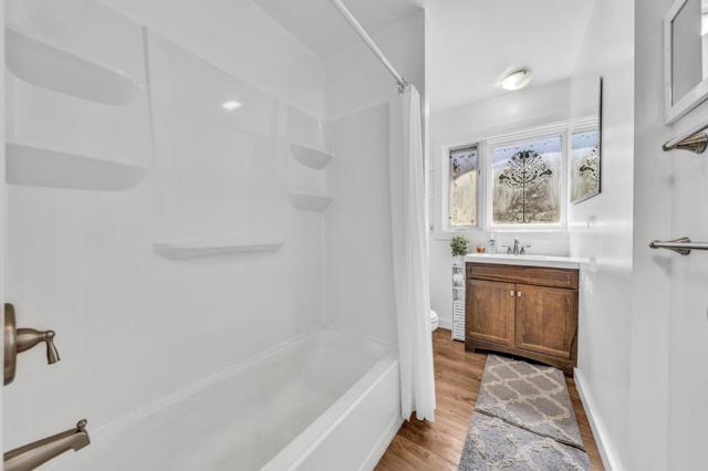 215 Tunnel Avenue, Richmond CA: https://media.crmls.org/mediaz/cb9de9a7-752b-4d44-9571-d62e61cd2798.jpg