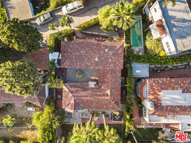 2063 Grace Avenue, Los Angeles CA: https://media.crmls.org/mediaz/cb9e17dd-6dbf-4b65-a3b4-3ee8be52b7a9.jpg