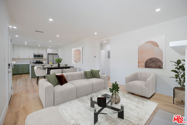 11488 Erwin Street, North Hollywood CA: https://media.crmls.org/mediaz/cb9e8637-dd12-48a0-af18-0617d9e019cc.jpg