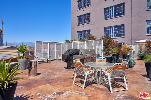 1855 Industrial Street, Los Angeles CA: https://media.crmls.org/mediaz/cb9fb6cc-5bd7-4ea9-8cdf-da832f0be126.jpg