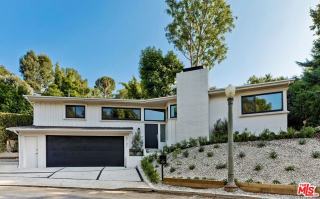 3141 Lake Hollywood Dr, Los Angeles, CA 90068