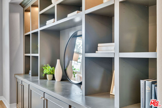 7100 Playa Vista Drive, Playa Vista CA: https://media.crmls.org/mediaz/cb9fead7-db64-4c81-b225-1d9d4d978bcc.jpg